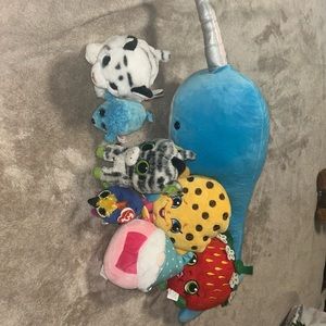 8 lot of stuffed animals